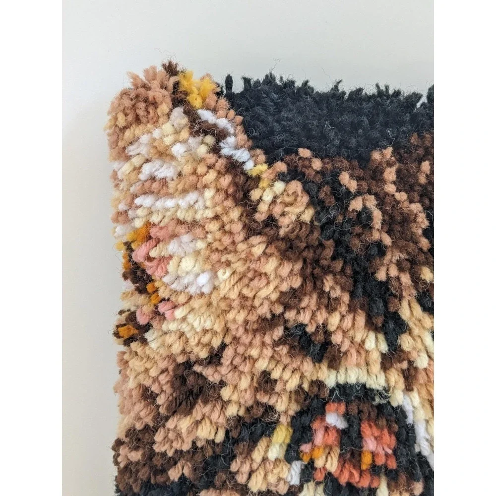 Vintage Latch Hook Tabby Cat Throw Pillow Complete Handmade‎ Shag Retro Feline